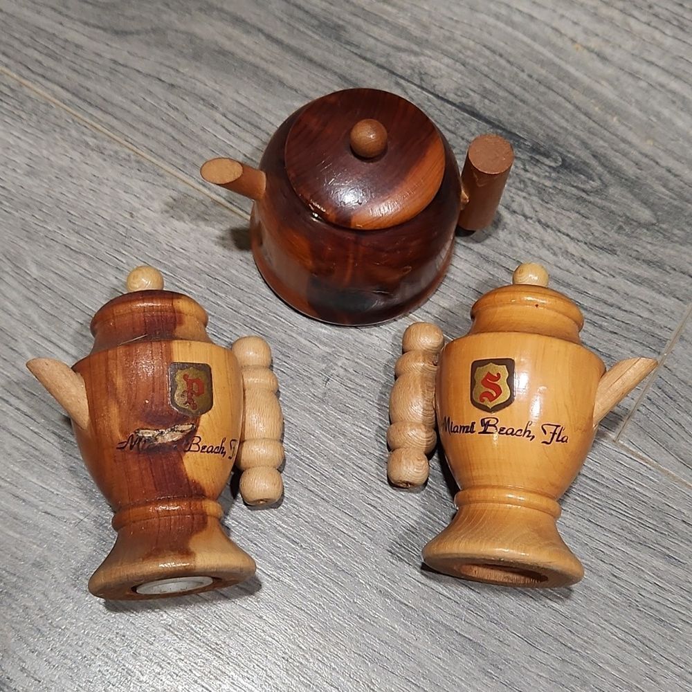 Vintage Wooden Set 3 S&P Shakers & SM Teakettle